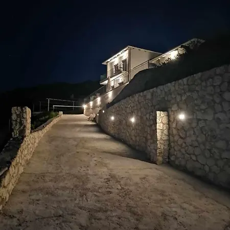 Anemar Lefkada *